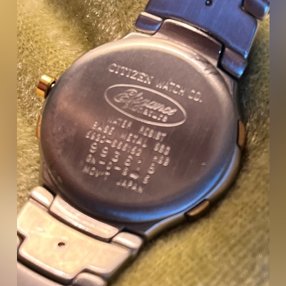 2003 CITIZEN Elegance Signature Collection Ladies Analog Watch - Picture 2 of 12